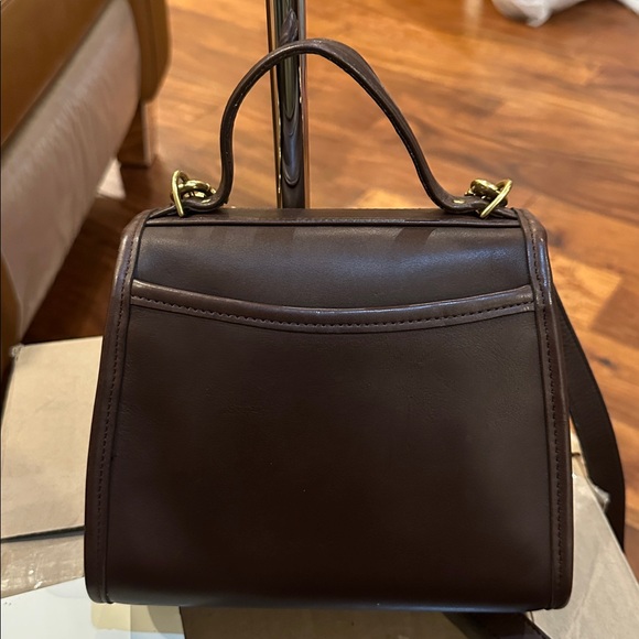 Coach Brown Leather Satchel with Gold Turn lock - in like new condition - Picture 3 of 11